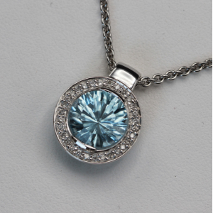 Bild von Anhänger mit blauer Topas und Brillanten 585/- Weißgold (ohne Kette)